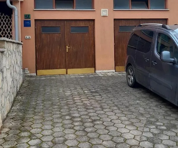With Parking Space - 20673 * Pola